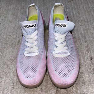 Nike VaporMax Flyknit 2 Hydrogen Pink Blue Women Size 8 Sneakers 942842-102